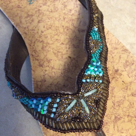 Kenneth Cole Women’s Wham Bam Glam Sandal, 8.5 M - Picture 2 of 5